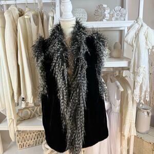 Adore women's sz. Small classic faux fur, whimsical, goth night life fun #SI-036